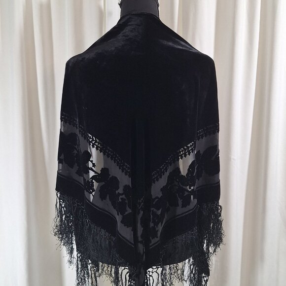 Vintage Gothic Black Burnout Velvet Fringe Shawl Wrap Soft & Drapey & Romantic - Picture 1 of 8